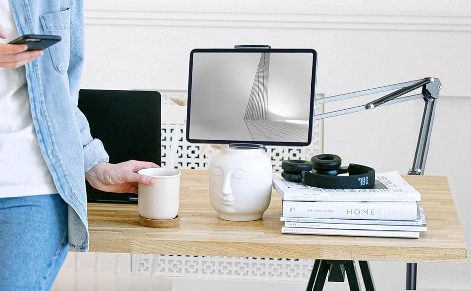 This Tablet Floor Stand is a product that balances convenience,flexibility and stability.