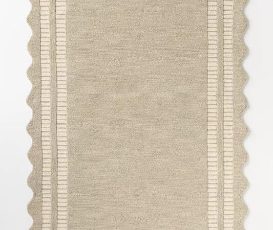 Luxury Hand-Tufted Wool Area Rug with Elegant Scalloped Edge Design, Soft Beige Color, Versatile for Any Room (5×7 Ft)